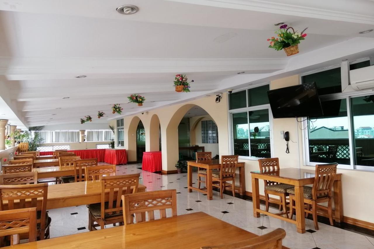 Grand Laurel Hotel Yangon Exterior foto