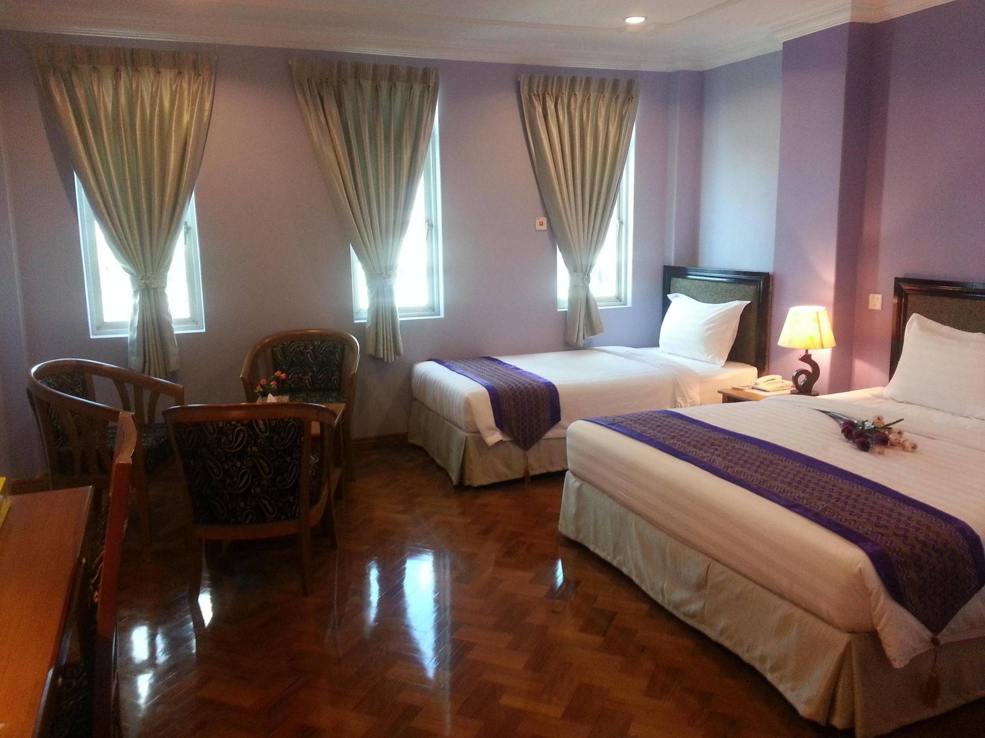 Grand Laurel Hotel Yangon Exterior foto